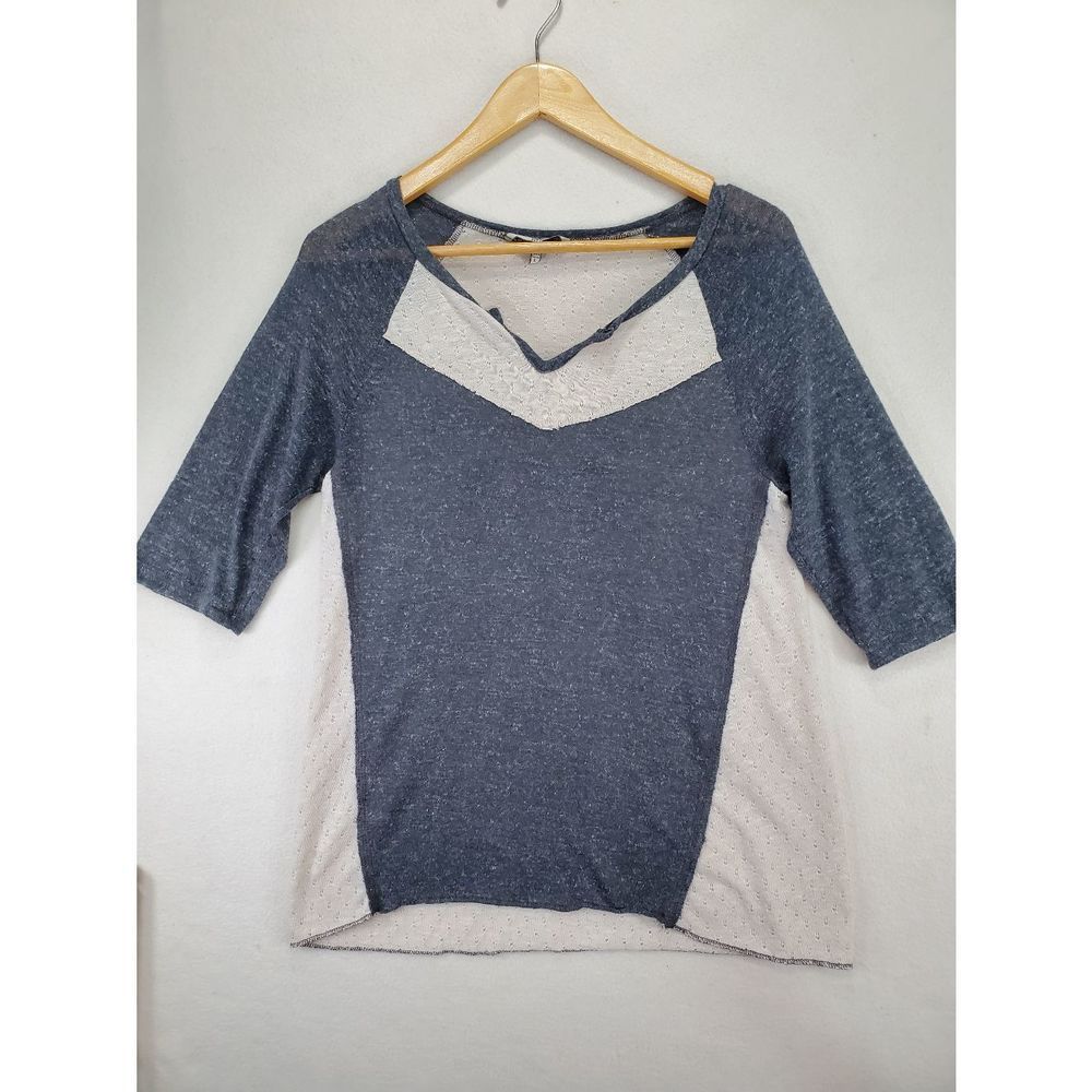 BKE Women's 3/4 Sleeve Top With Lace Accents Sz L